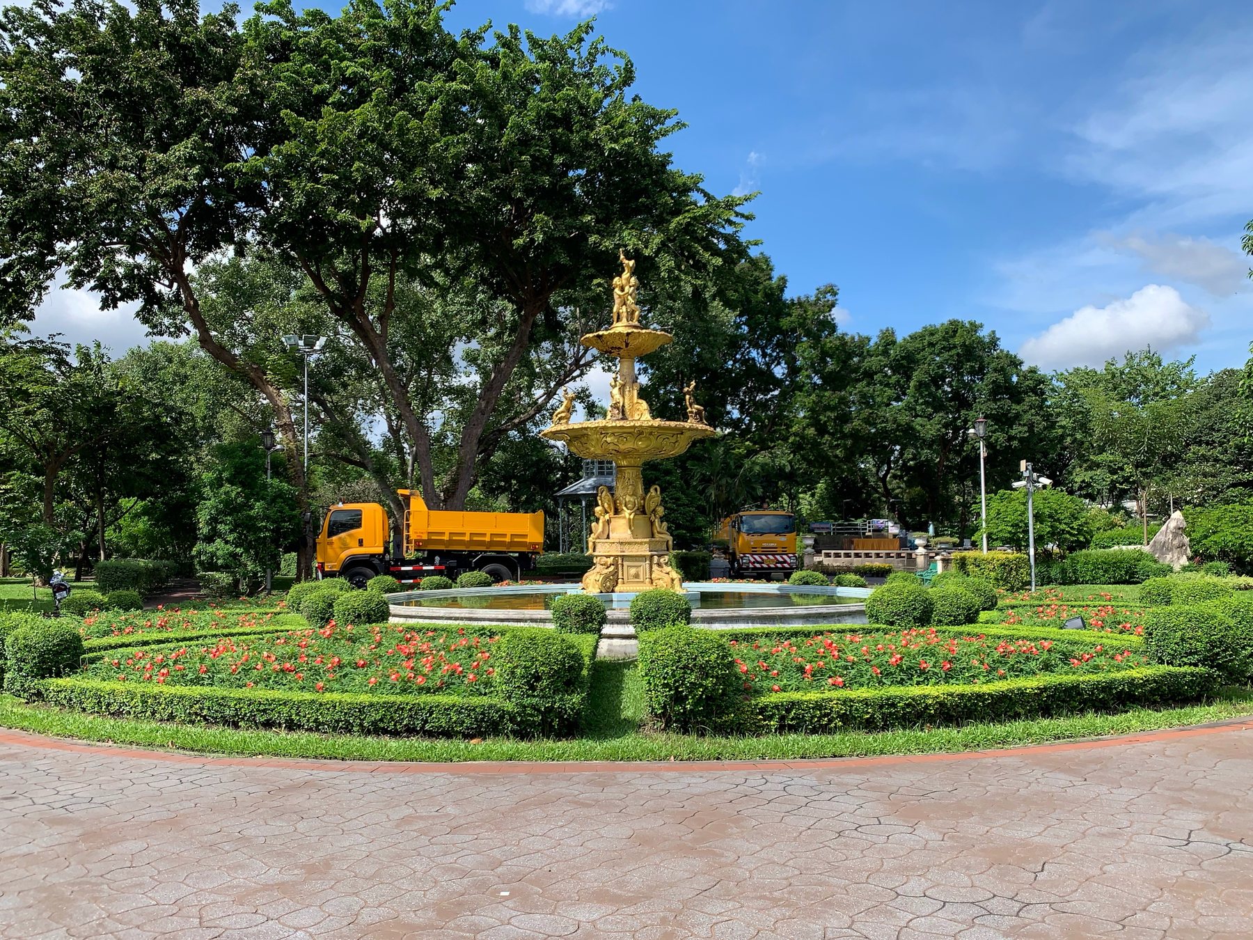 The bronze fountain at Saranrom Park in Bangkok, photographed in October 2021