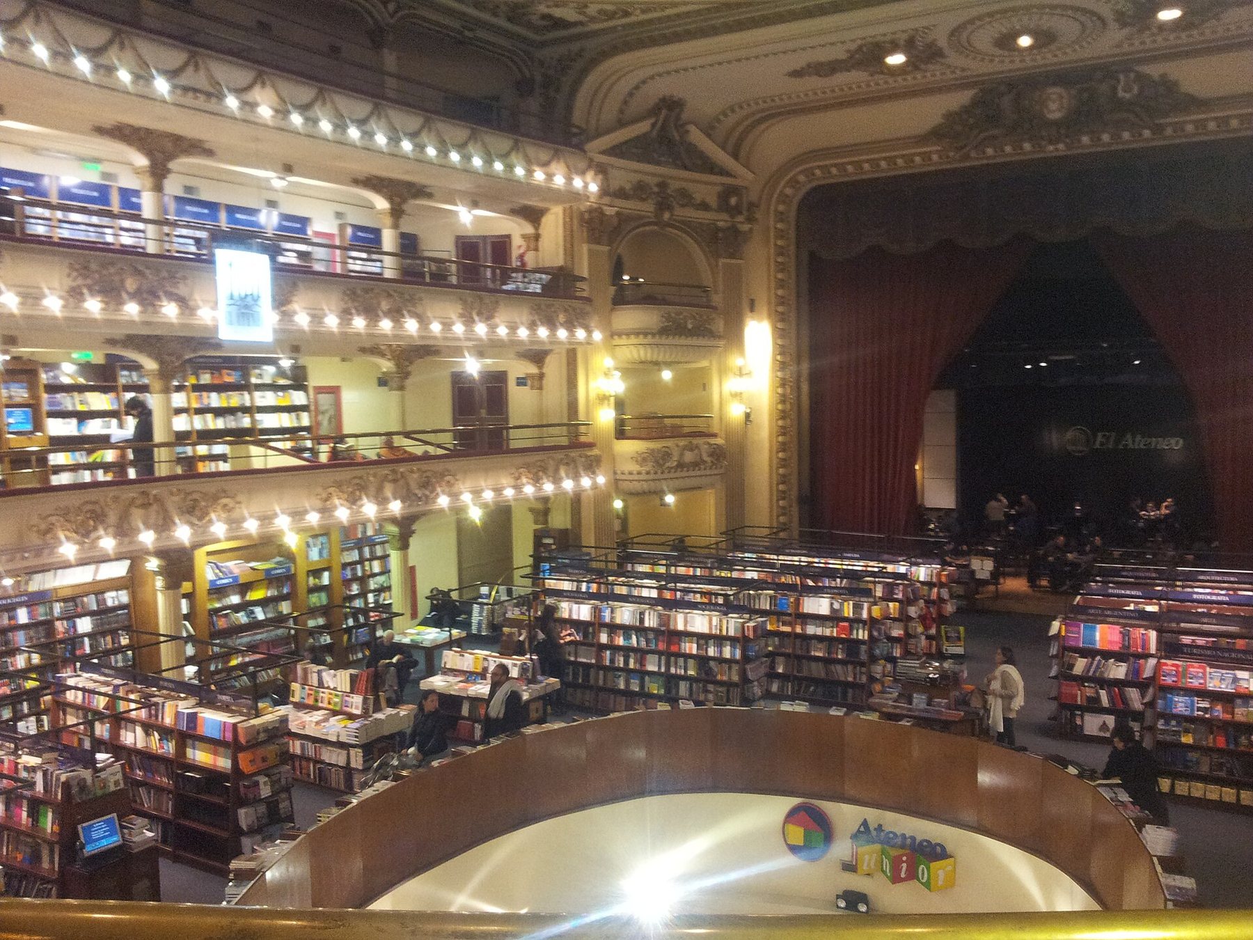 Interior de la librería El Ateneo Grand Splendid, fotografiado en junio de 2013